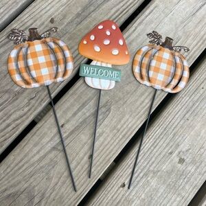 3 NWT 10” Garden Stakes Mushroom & Pumpkin